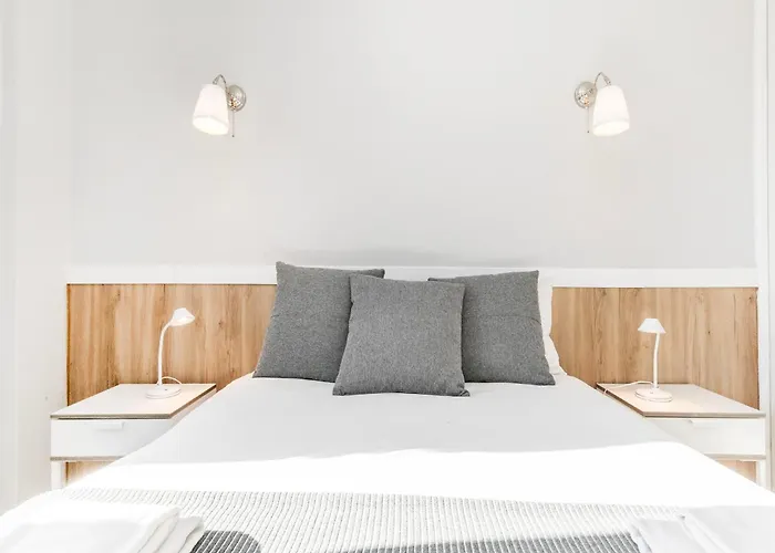 Bright Valadim Apartment